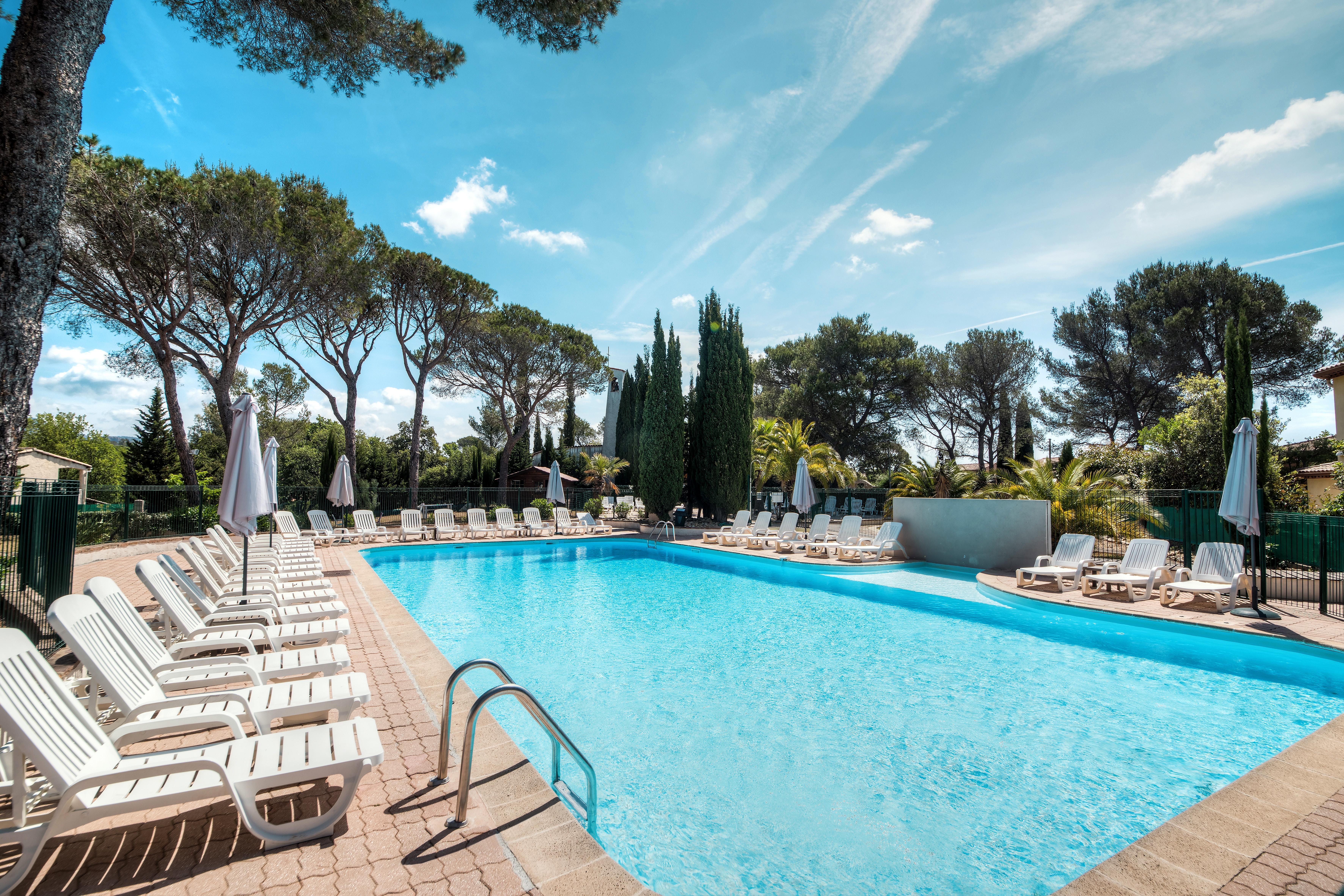 Comfort Aparthotel Frejus La Tour De Mare Bagian luar foto